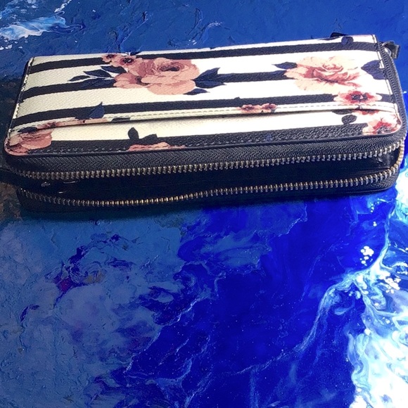 KATE SPADE  NY Rose Striped Lacey Wallet - Picture 3 of 7